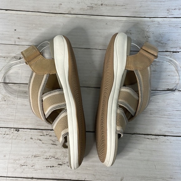 Clarks Mira Lily Tan, Gray and White Elastic Open Toe Sling Back Velcro Sandals - Picture 6 of 13